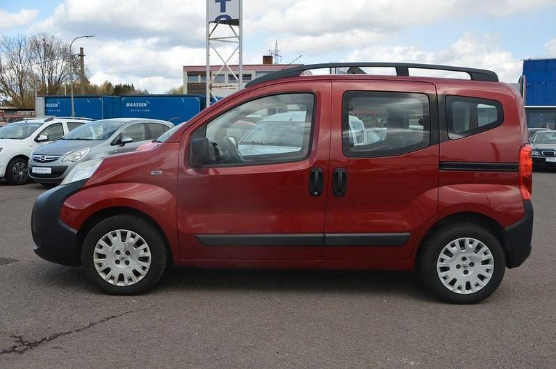 Gebraucht Peugeot Bipper Basis 73 PS (53 kW) 2010 Rot Van / Kleinbus