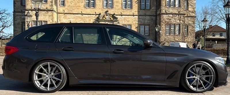 Gebraucht BMW 540 Shadowline 320 PS (235 kW) 2020 Grau Kombi