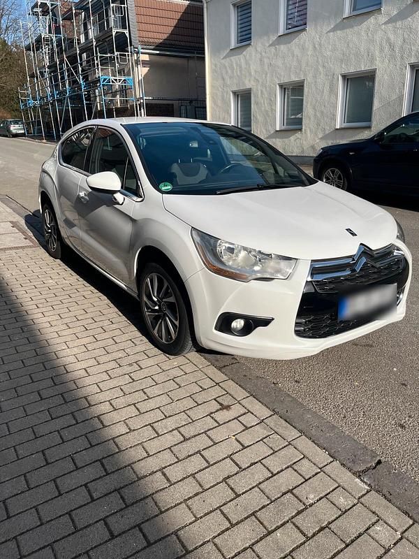 Gebraucht Citroën DS4 120 PS (88 kW) 2012 Weiß Kleinwagen