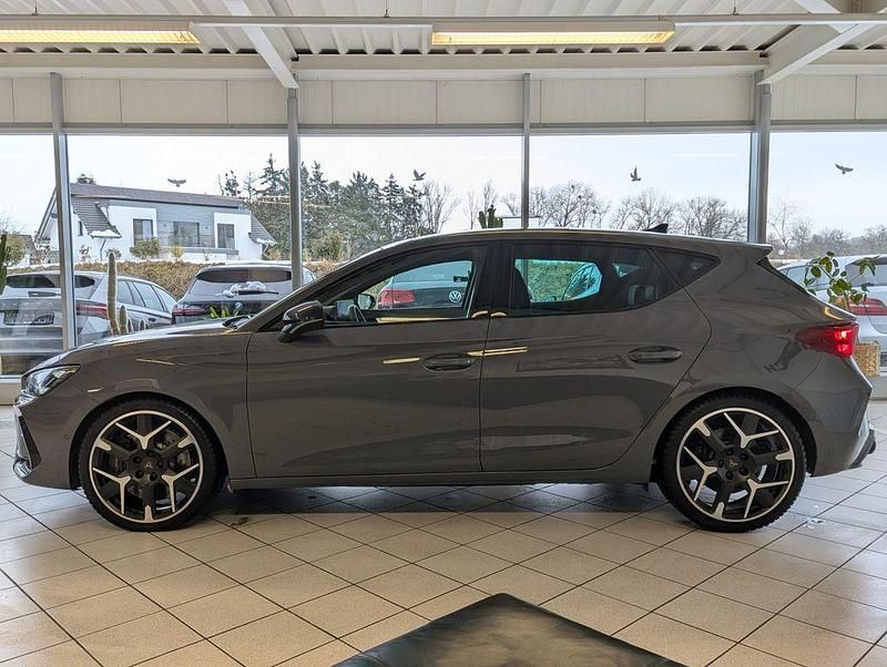 Gebraucht Cupra Leon VZ 300 PS (220 kW) 2025 Grau Limousine