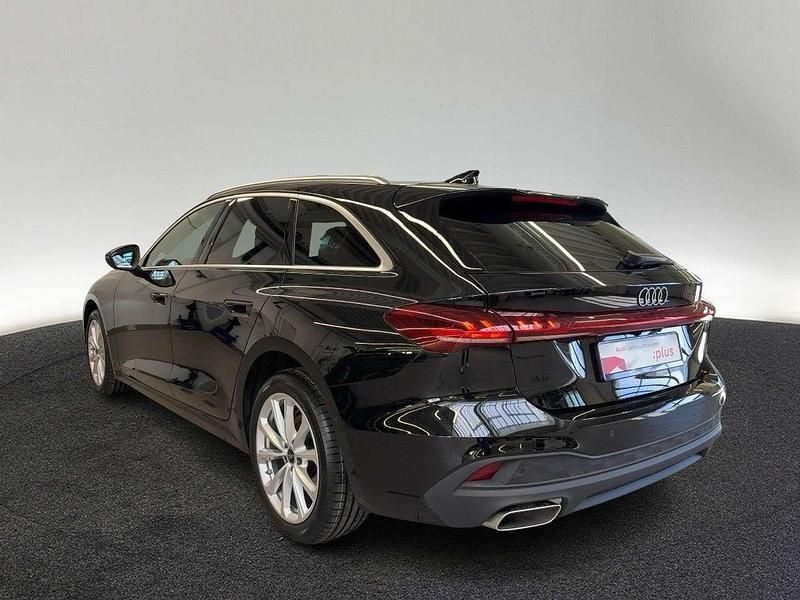Gebraucht Audi A5 Sport 150 PS (110 kW) 2025 0e mythosschwarz metallic Kombi