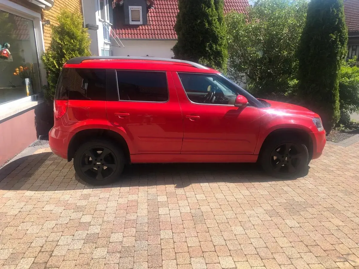 Gebraucht Skoda Yeti Ambition 150 PS (110 kW) 2015 Rot SUV