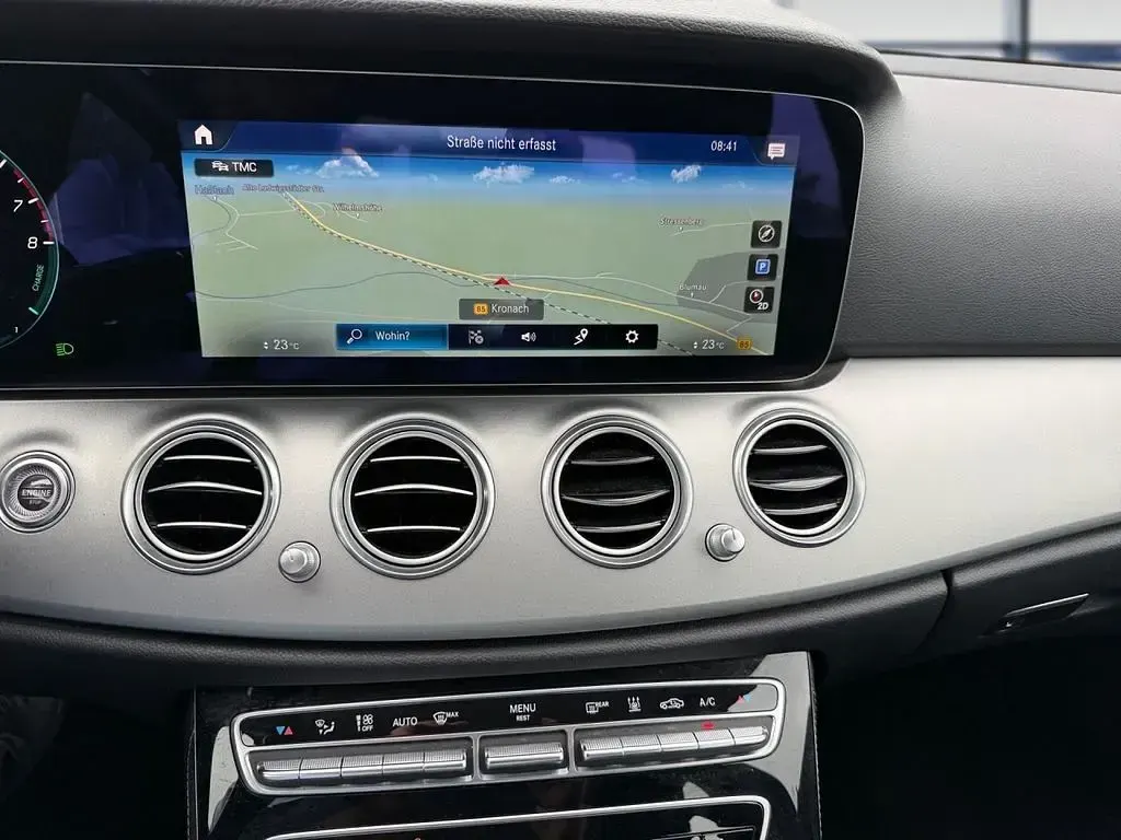 Gebraucht Mercedes E300 Avantgarde 320 PS (235 kW) 2022 Silber Limousine