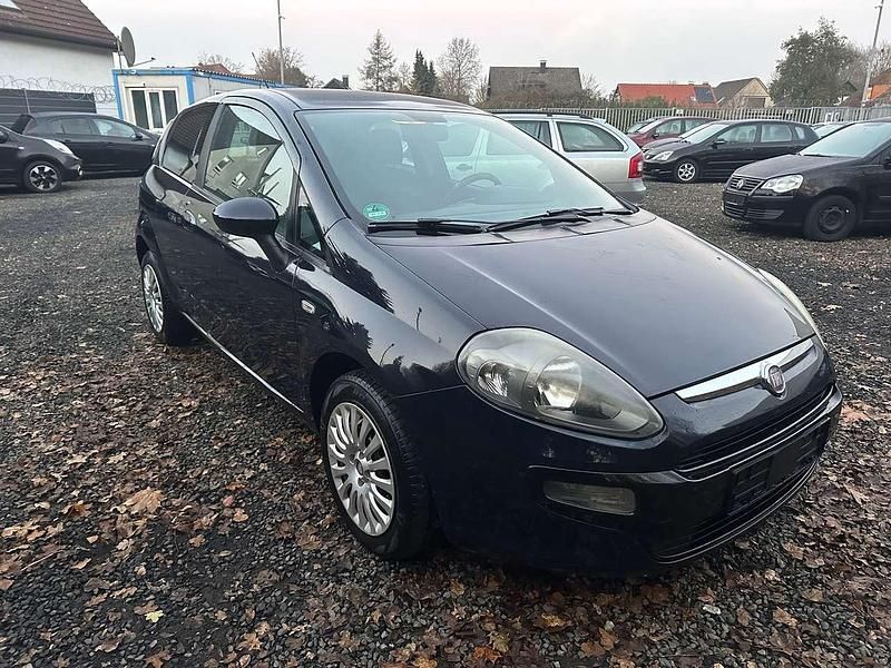 Colore esterno (blu suggesti Gebraucht 2011 Fiat Punto Kleinwagen | 950 € (Guter Preis) - Bild 1/4