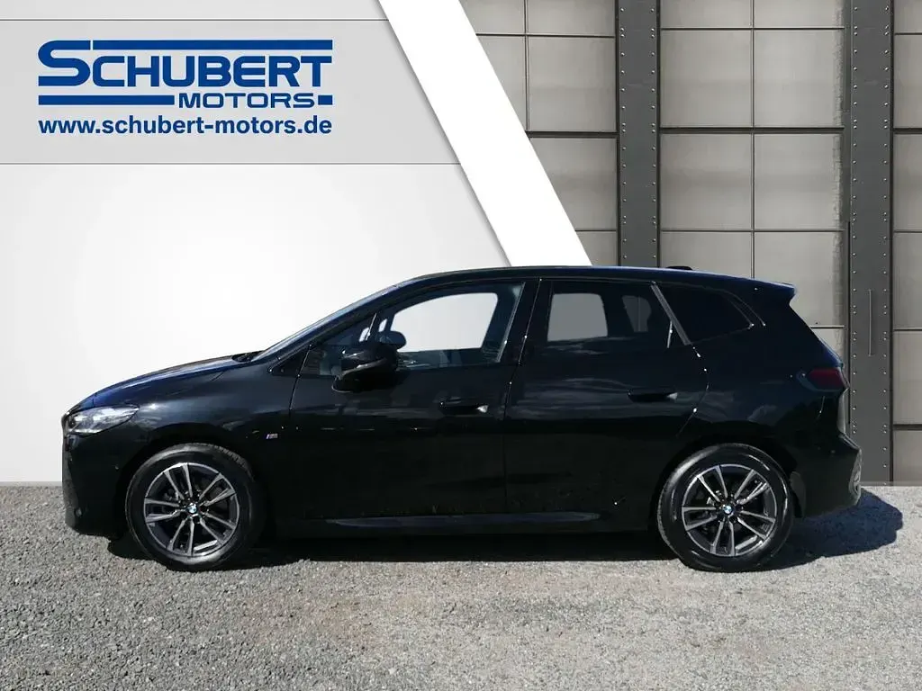 Gebraucht BMW 220 Active Tourer M Sport 156 PS (114 kW) 2023 Schwarz Van / Kleinbus