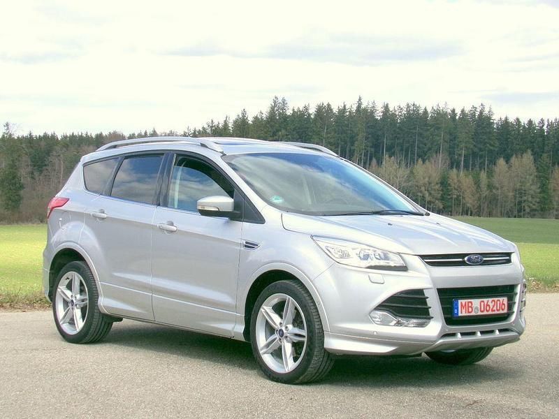 Gebraucht Ford Kuga 150 PS (110 kW) 2016 Silber SUV