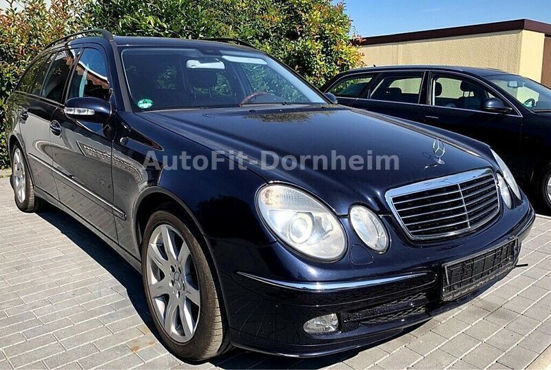 Blau metallic Gebraucht 2003 Mercedes E500 Avantgarde Kombi | 11.999 € (Fairer Preis) - Bild 1/4