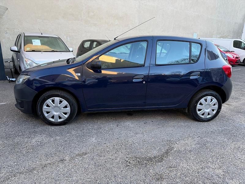 Gebraucht Dacia Sandero 75 PS (55 kW) 2013 Blau Limousine