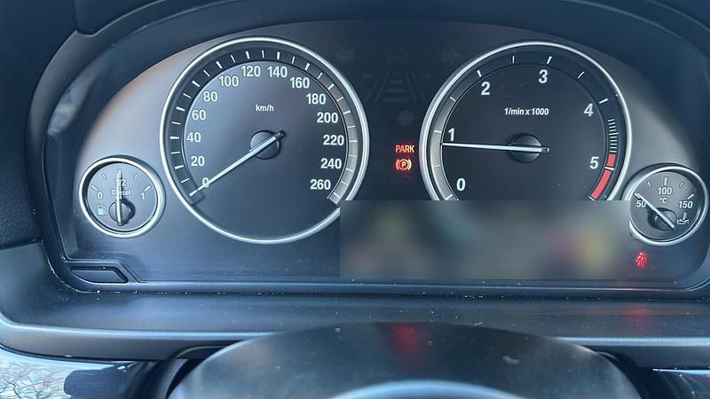 Gebraucht BMW 520 184 PS (135 kW) 2011 Schwarz Kombi