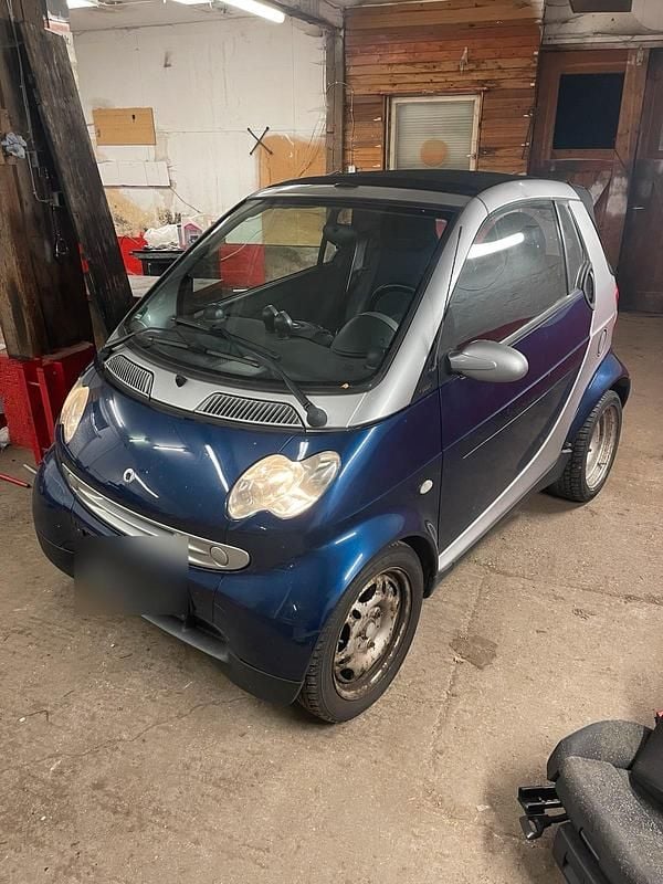 Blau Gebraucht 2004 Smart ForTwo Cabrio Cabrio | 1.099 € (Superpreis) - Bild 1/4
