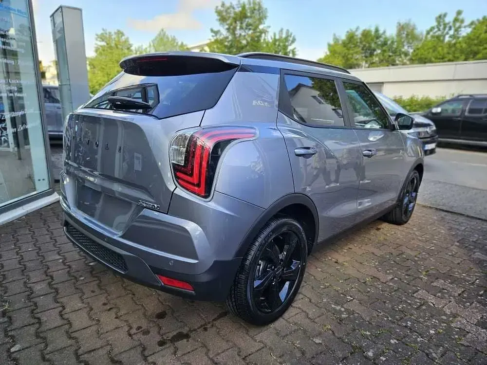 Neu KGM Tivoli 163 PS (119 kW) 2026 Grau SUV