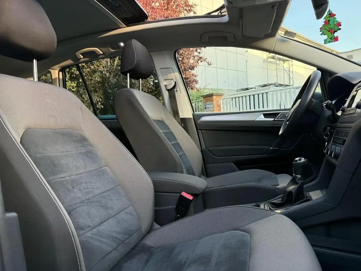 Gebraucht VW Golf VII 110 PS (80 kW) 2015 Silber Limousine