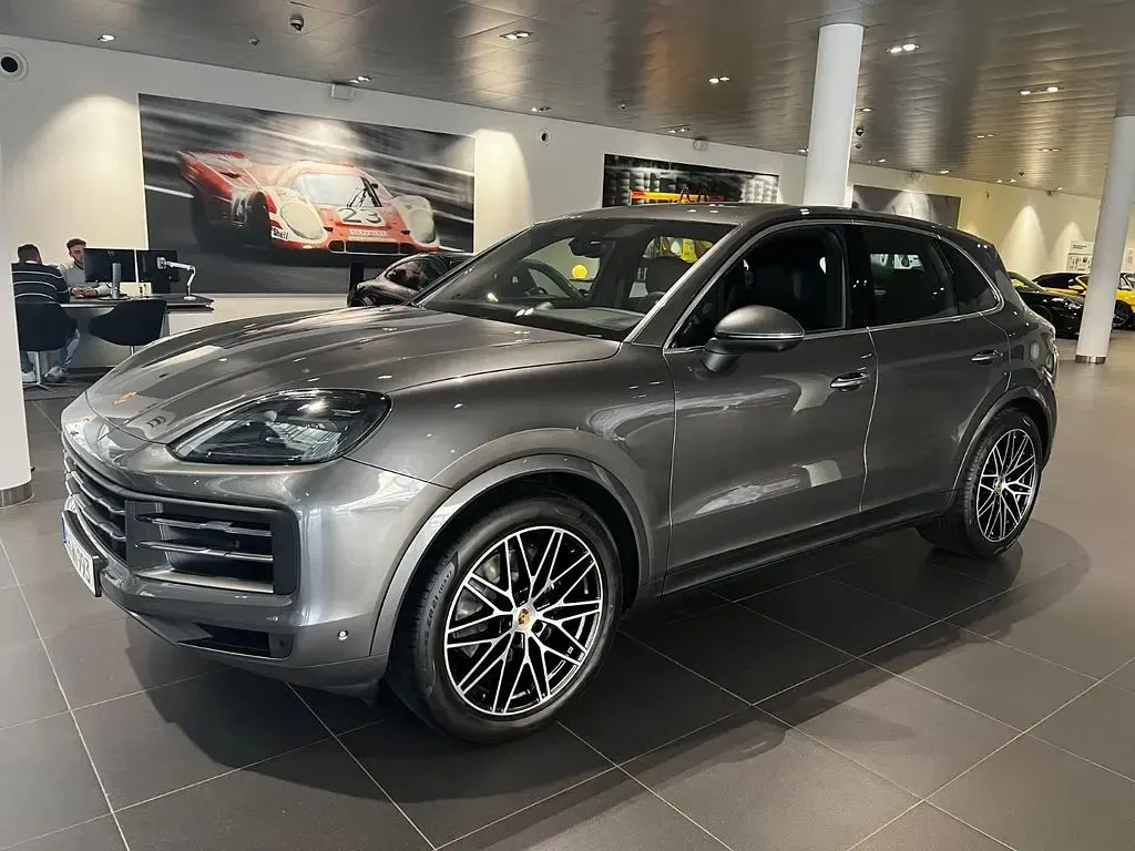 Gebraucht Porsche Cayenne 354 PS (260 kW) 2023 Grau SUV