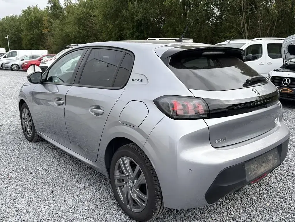 Gebraucht Peugeot 208 101 PS (74 kW) 2022 Grau Kleinwagen