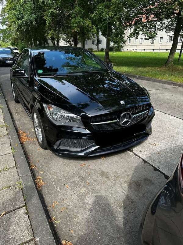 Schwarz Gebraucht 2016 Mercedes CLA200 AMG line Coupé | 19.500 € (Fairer Preis) - Bild 1/4