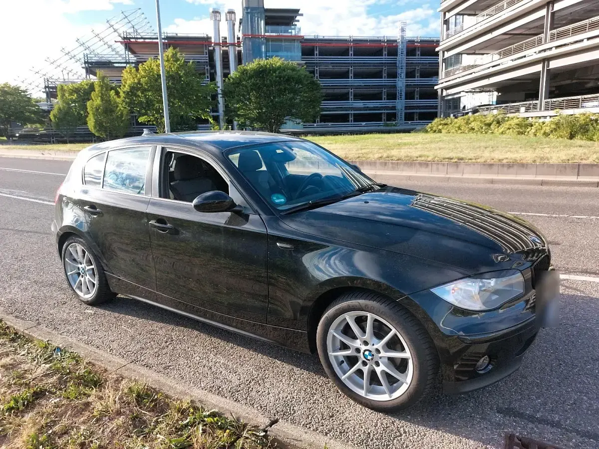 Gebraucht BMW 116 116 PS (85 kW) 2006 Schwarz Kleinwagen