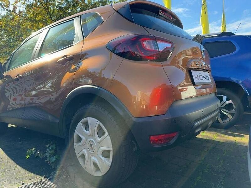 Gebraucht Renault Captur Life 90 PS (66 kW) 2017 Taklamakanorange SUV