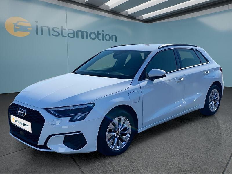 Gebraucht Audi A3 Sportback e-tron 204 PS (150 kW) 2022 Weiß Kleinwagen