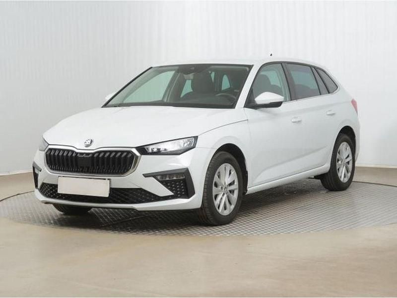 Moonweiss metallic Gebraucht 2024 Skoda Scala Selection Kleinwagen | 23.739 € (Fairer Preis) - Bild 1/4