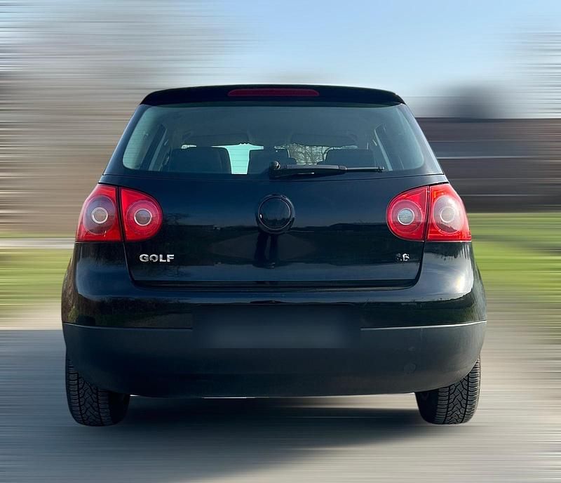 Gebraucht VW Golf V 102 PS (75 kW) 2004 Schwarz Kleinwagen