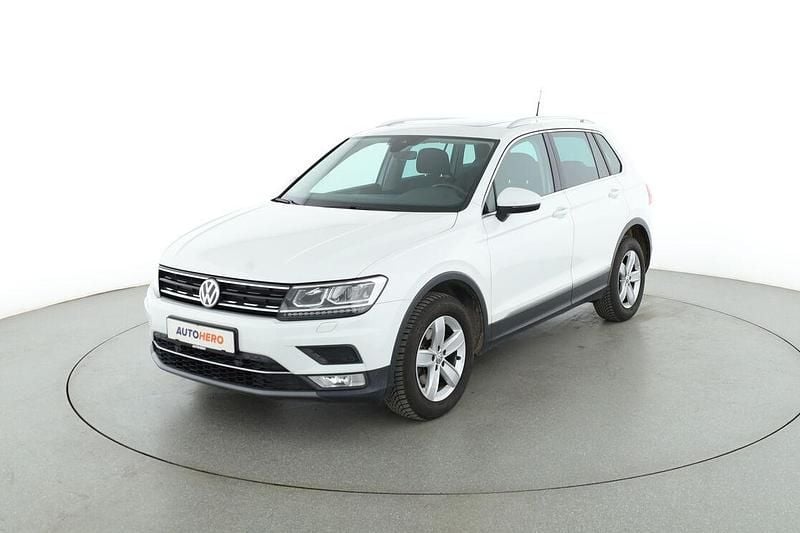 Weiß Gebraucht 2017 VW Tiguan Highline SUV | 19.590 € (Superpreis) - Bild 1/3