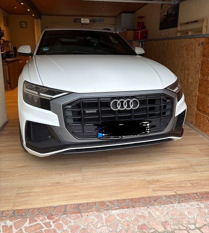 Weiß Gebraucht 2020 Audi Q8 Ambiente SUV | 54.400 € (Superpreis) - Bild 1/4