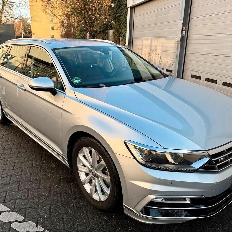 Gebraucht VW Passat Highline 150 PS (110 kW) 2018 Silber Kombi