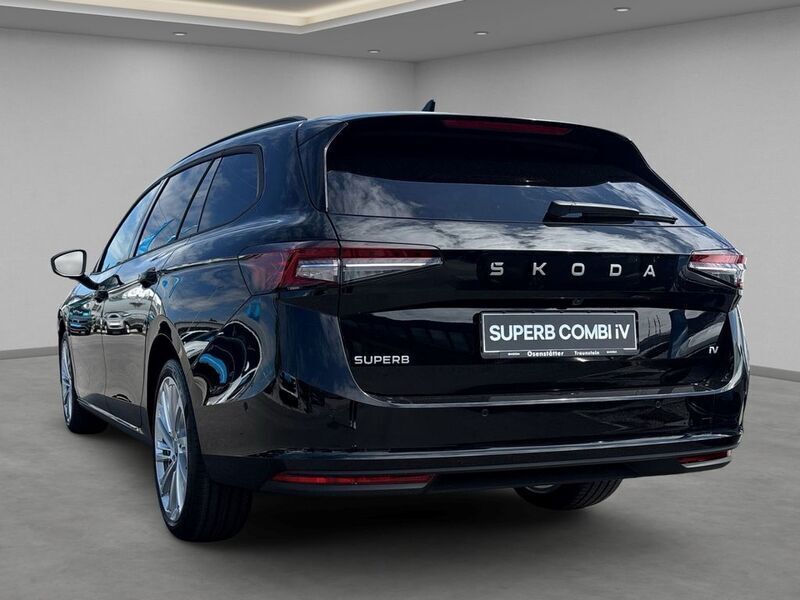 Neu Skoda Superb Selection 204 PS (150 kW) 2025 Schwarz Kombi