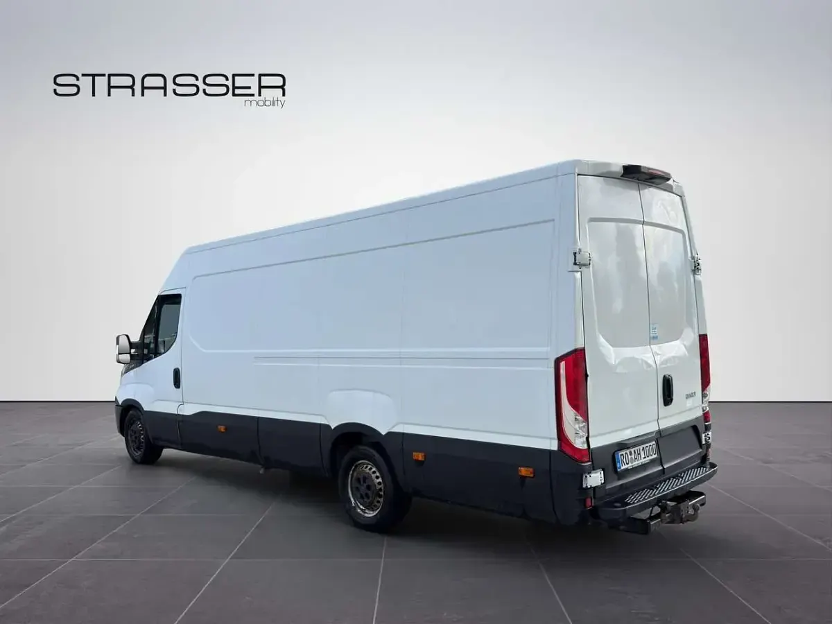Gebraucht Iveco Daily 145 PS (106 kW) 2016 White ic 194 Van / Kleinbus