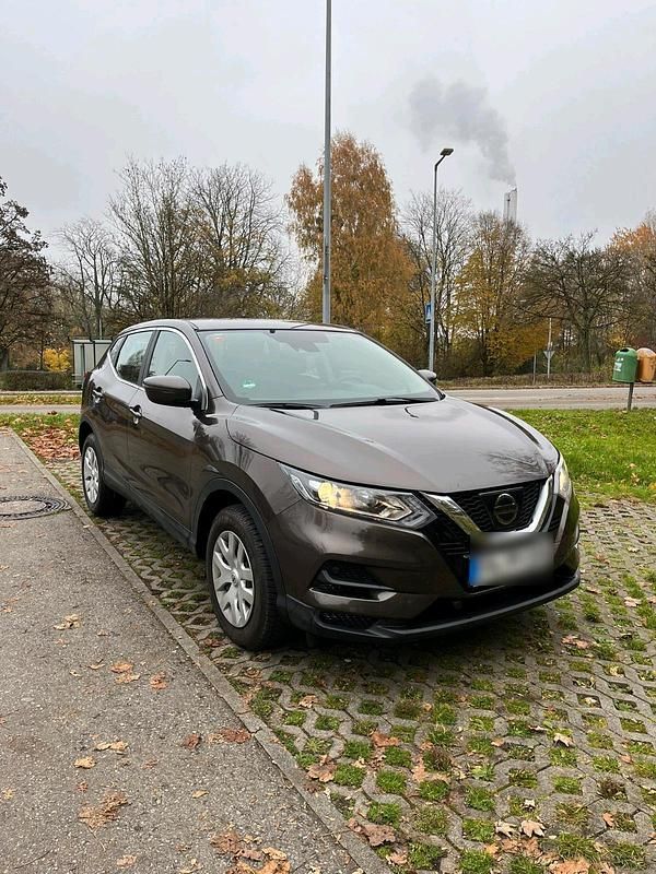 Braun Gebraucht 2017 Nissan Qashqai SUV | 13.950 € (Fairer Preis) - Bild 1/4