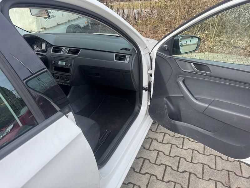 Gebraucht Skoda Rapid Ambition 75 PS (55 kW) 2014 Weiß Kleinwagen