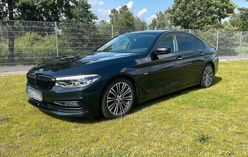 Black sapphire metallic Gebraucht 2018 BMW 540 Sport Line Limousine | 23.990 € (Guter Preis) - Bild 1/4