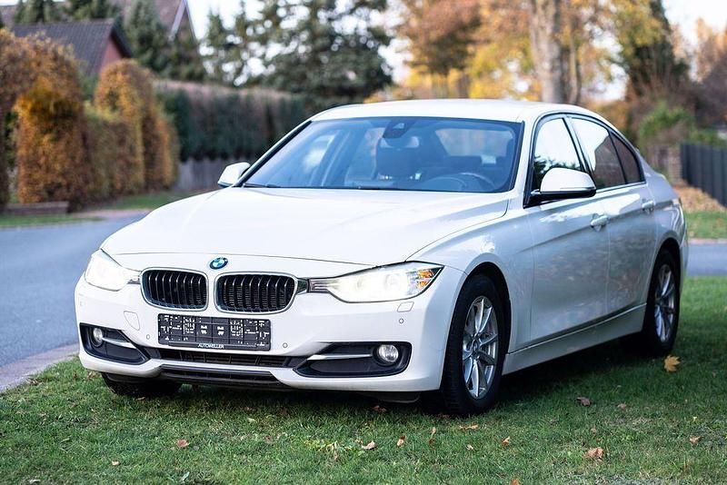 Gebraucht BMW 320 M Sport 184 PS (135 kW) 2013 Weiß Limousine