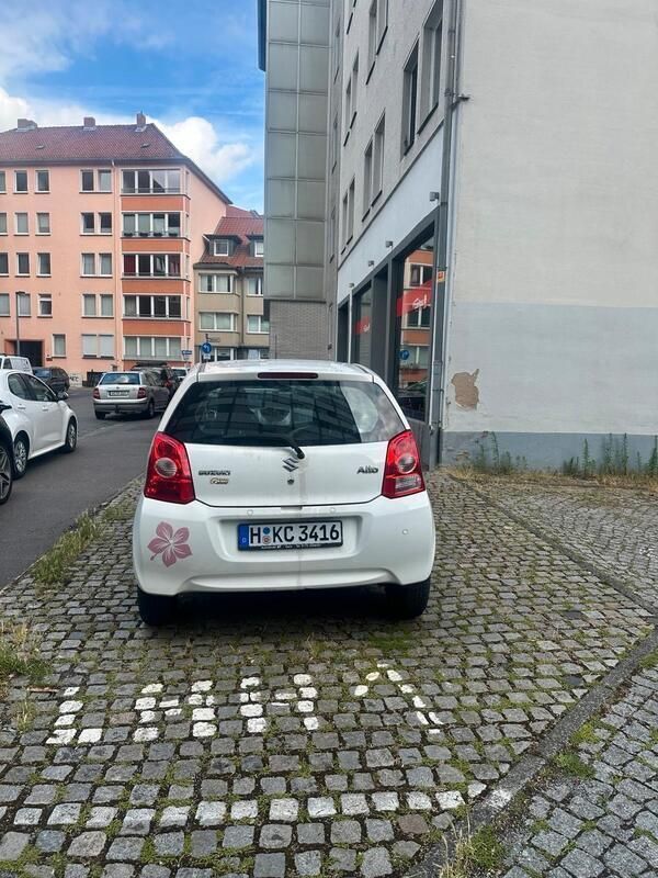 Weiß Gebraucht 2009 Suzuki Alto Kleinwagen | 1.850 € (Guter Preis) - Bild 1/4