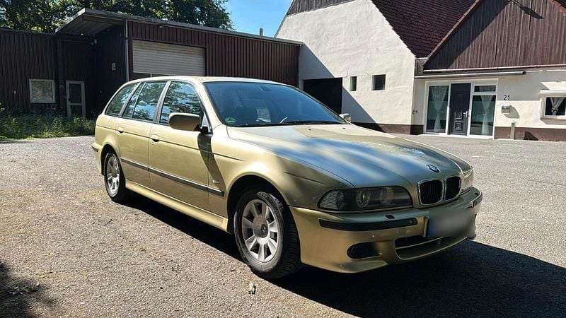 Gebraucht BMW 525 M Sport 192 PS (141 kW) 2001 Grün Kombi