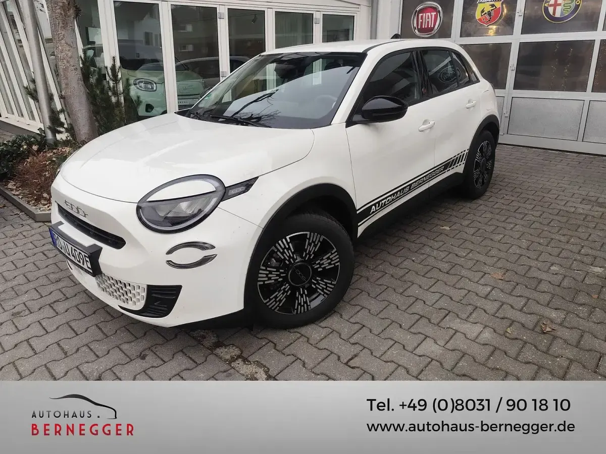 Gebraucht Fiat 600E Red 114 kW (156 PS) 2025 SUV