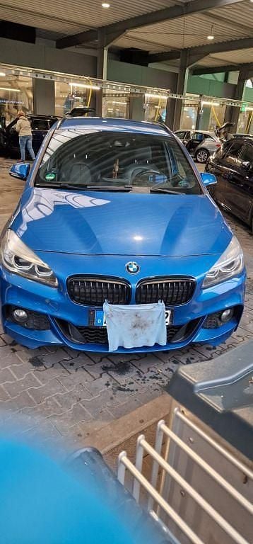 Blau Gebraucht 2015 BMW 220 Gran Tourer M Sport Van / Kleinbus | 14.950 € (Guter Preis) - Bild 1/4