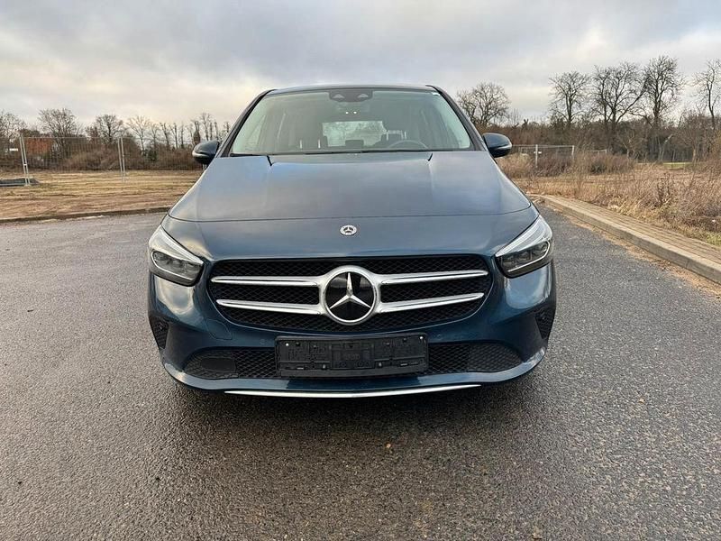 Gebraucht Mercedes B200 163 PS (119 kW) 2021 Blau Van / Kleinbus