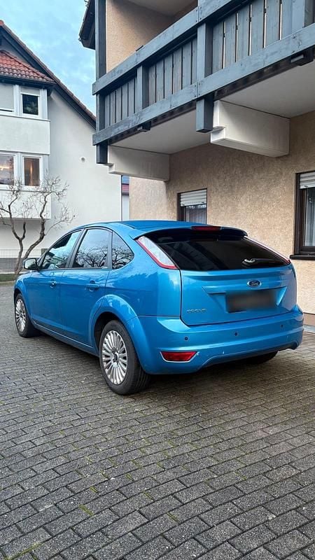 Gebraucht Ford Focus Sport 125 PS (91 kW) 2010 Blau Kleinwagen