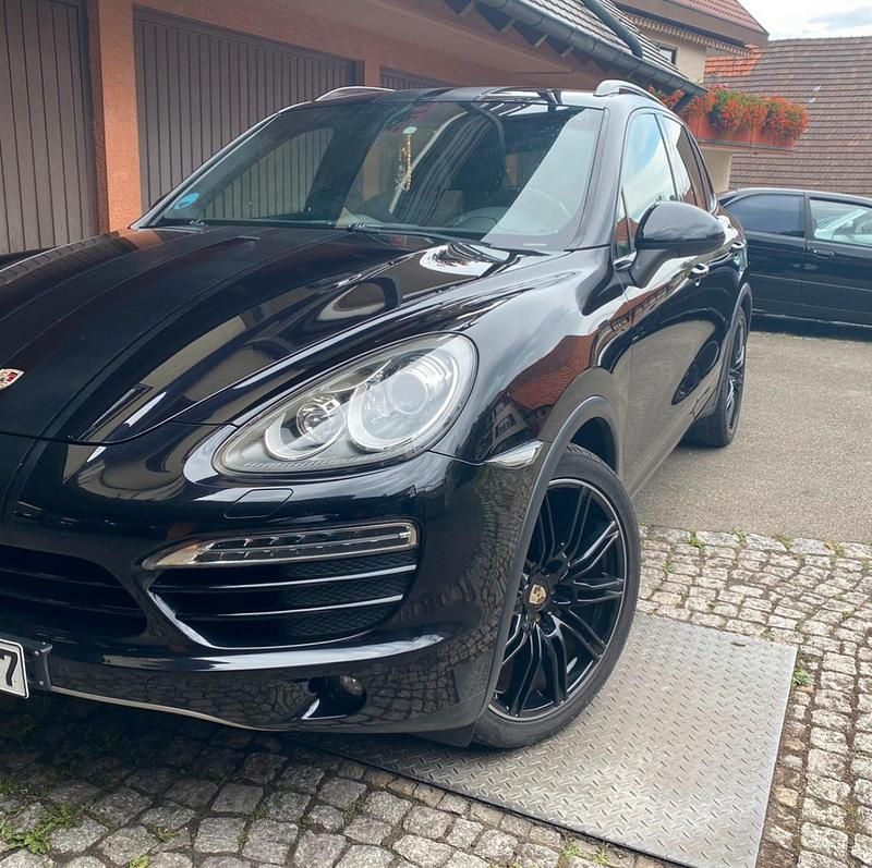 Gebraucht Porsche Cayenne 400 PS (294 kW) 2010 Schwarz SUV