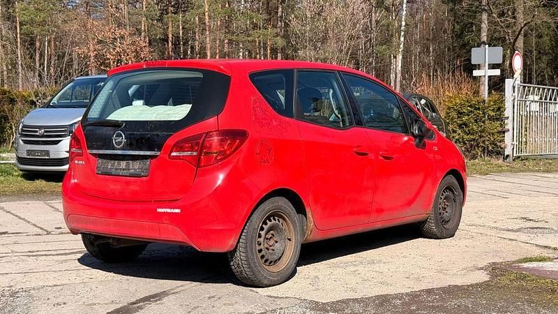 Gebraucht Opel Meriva Edition 101 PS (74 kW) 2010 Rot Van / Kleinbus