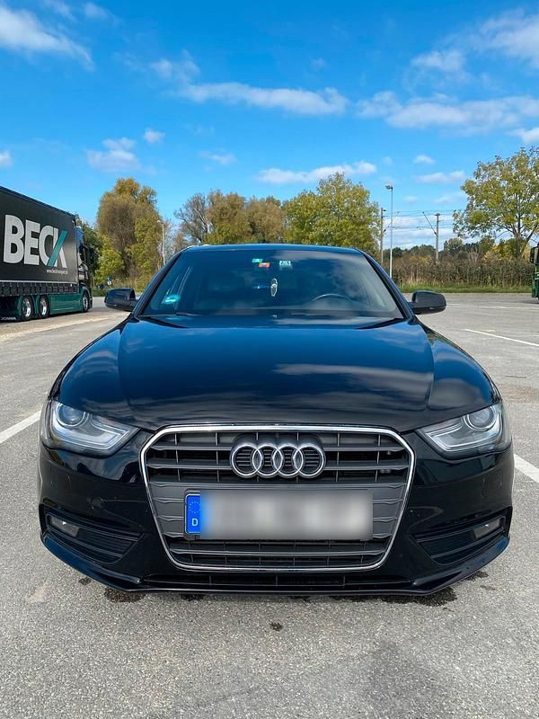 Schwarz Gebraucht 2013 Audi A4 S-Line Limousine | 11.000 € (Teuer) - Bild 1/4