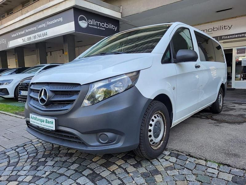 Weiß Gebraucht 2017 Mercedes Vito Van / Kleinbus | 14.490 € (Teuer) - Bild 1/4