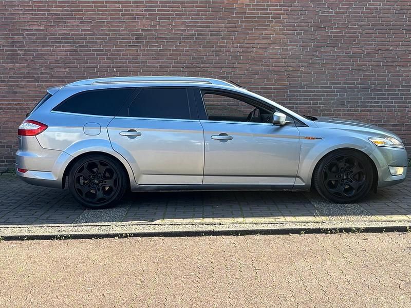 Gebraucht Ford Mondeo 131 PS (96 kW) 2009 Silber Kombi