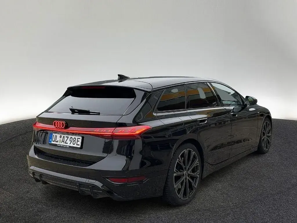 Second-hand Audi A6 e-tron S-Line 269 kW (367 CP) 2025 Negru Break