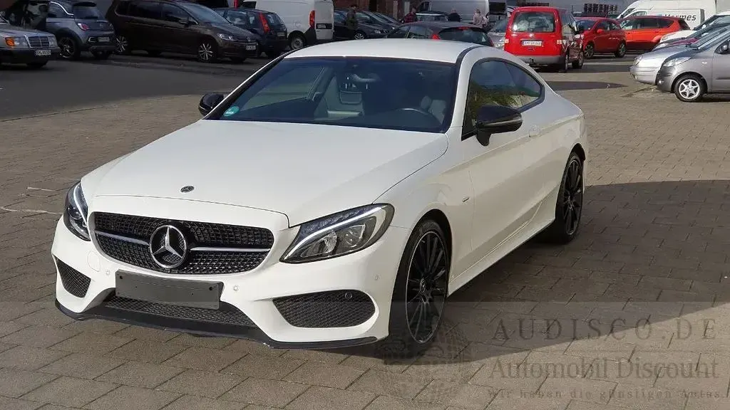 Gebraucht Mercedes C200 AMG 184 PS (135 kW) 2018 Polarweiß Coupé
