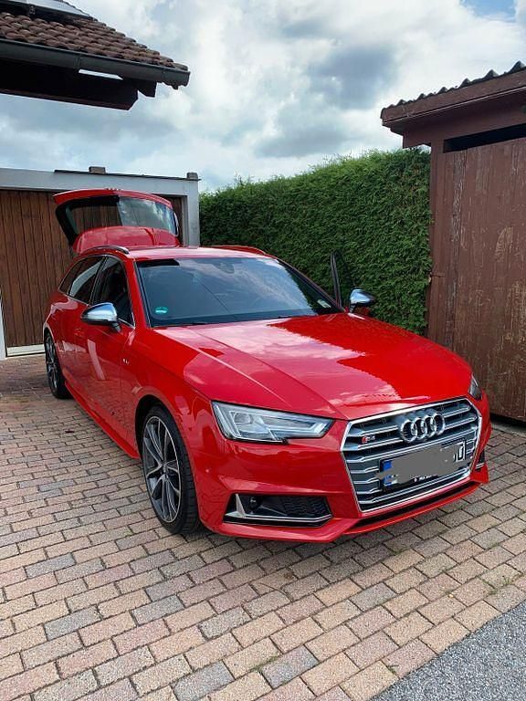 Gebraucht Audi S4 Sport 354 PS (260 kW) 2017 Rot Kombi