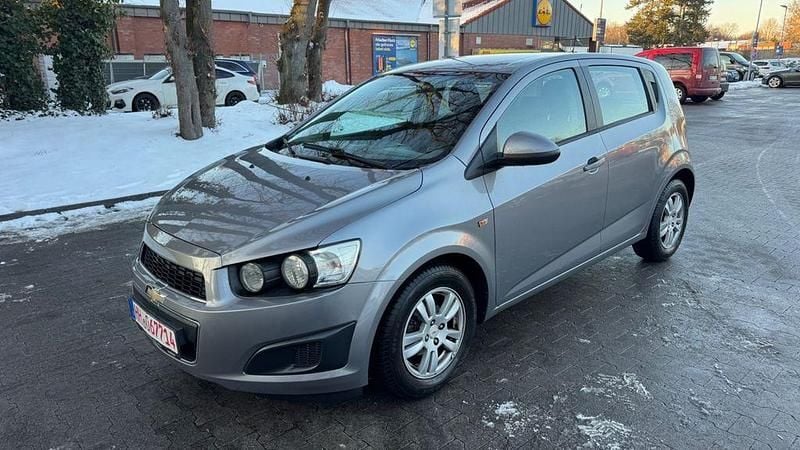Gebraucht Chevrolet Aveo LT 101 PS (74 kW) 2011 Grau Kleinwagen