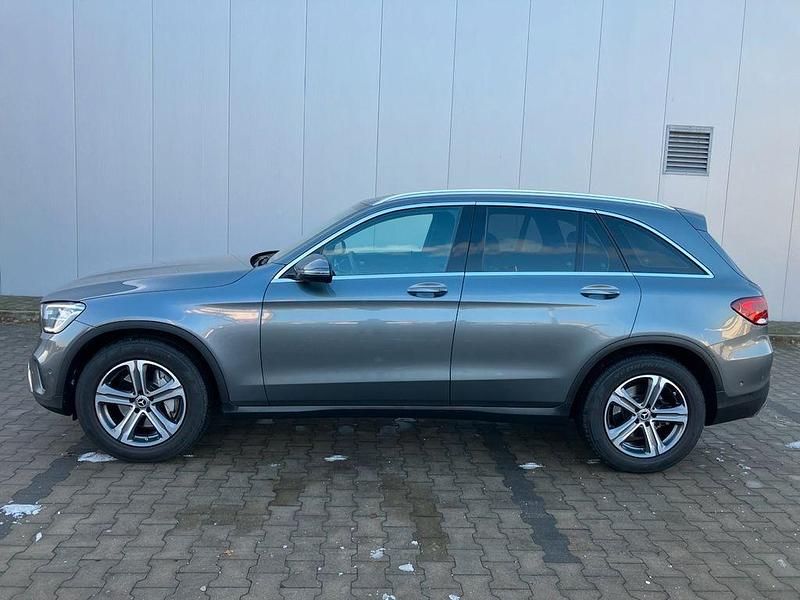 Gebraucht Mercedes GLC220 194 PS (142 kW) 2020 Grau SUV