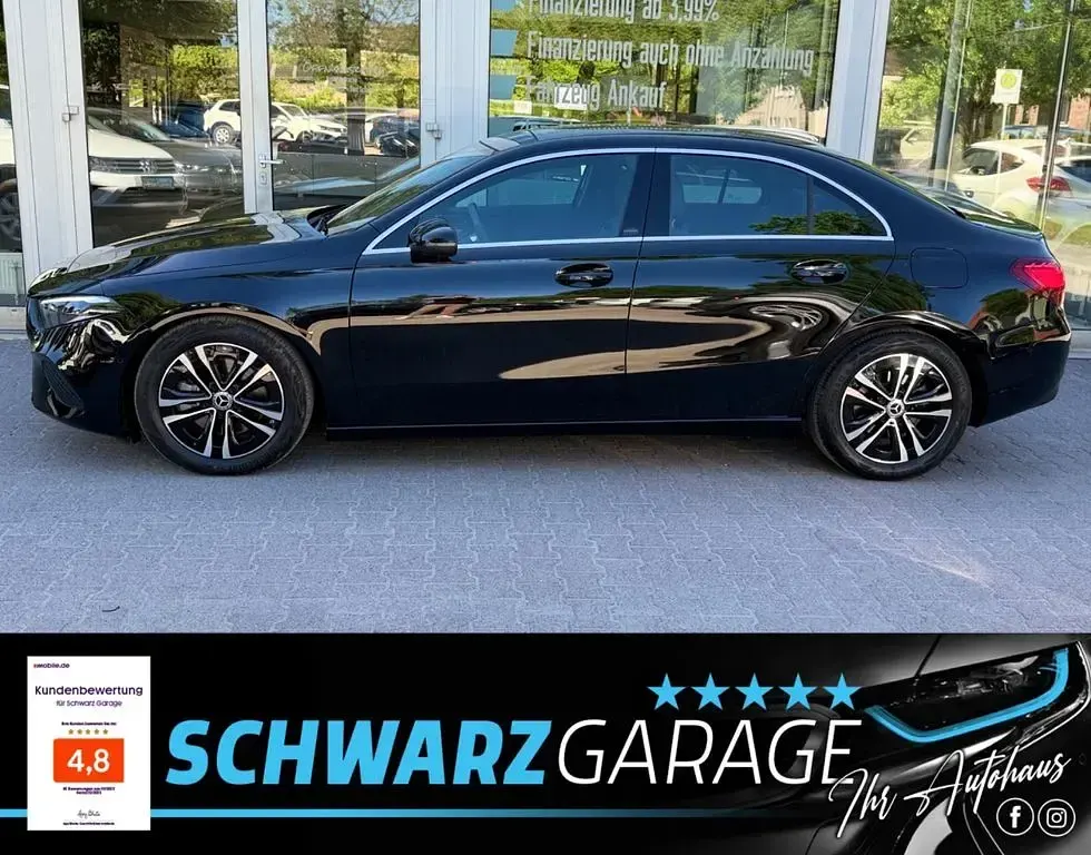 Gebraucht Mercedes A220 204 PS (150 kW) 2024 Kosmosschwarz Limousine